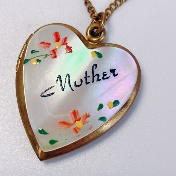 Vintage Mother of Pearl Heart Photo Locket Necklace 50s Hand Painted Mom Gift - Picture 16 of 16